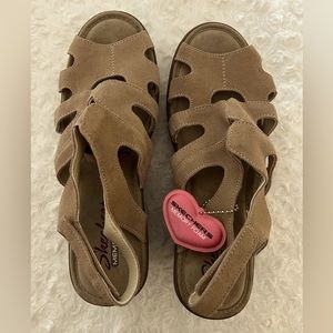 Skechers Wedge Sandals, Size 8, Never worn, excellent condition!!